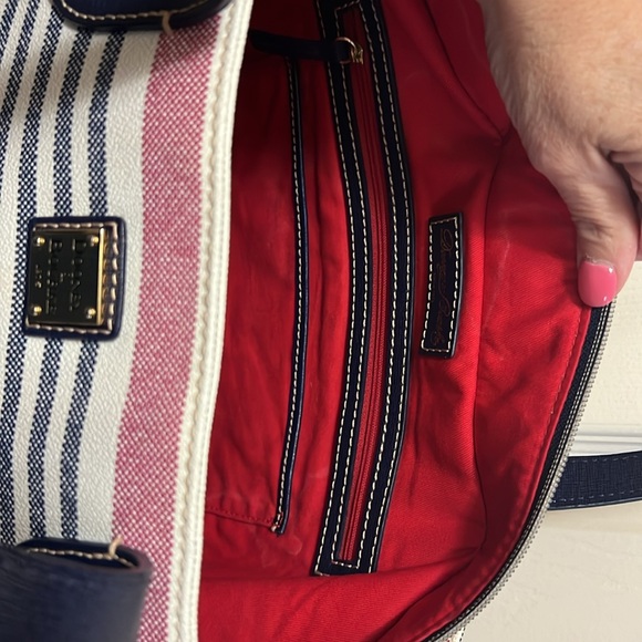 Dooney Burke large Tote - Picture 4 of 6